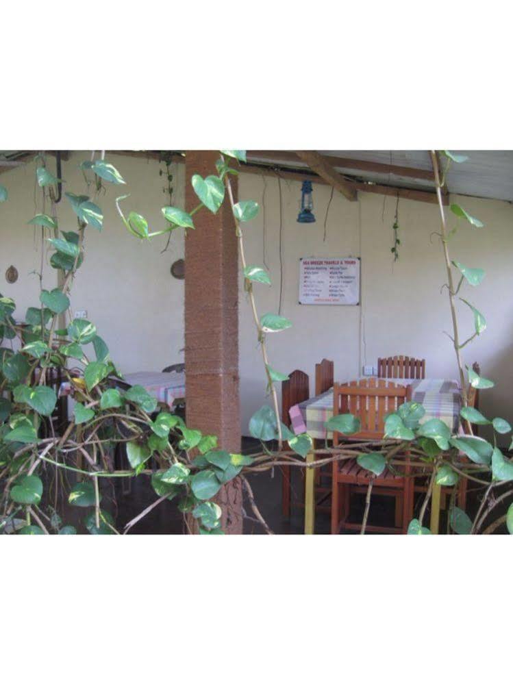 Vista Happy Night Holiday Inn Unawatuna Exterior foto